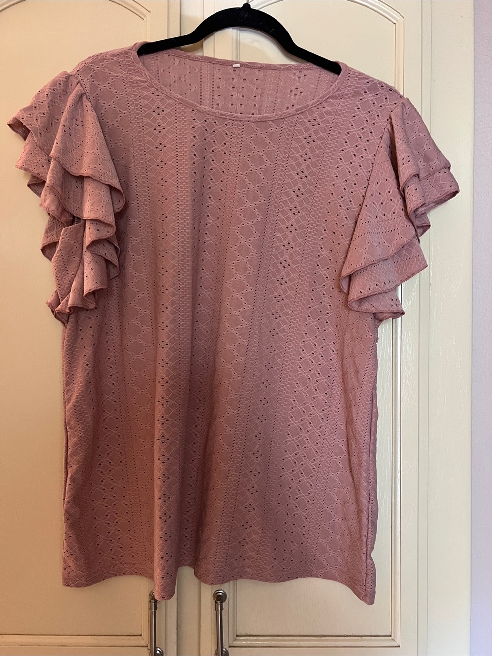 Eyelet Ruffle Sleeve Top in Dusty Rose